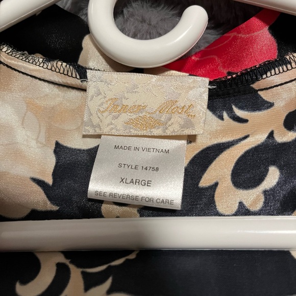 Inner Most robe and nightgown - Picture 3 of 3